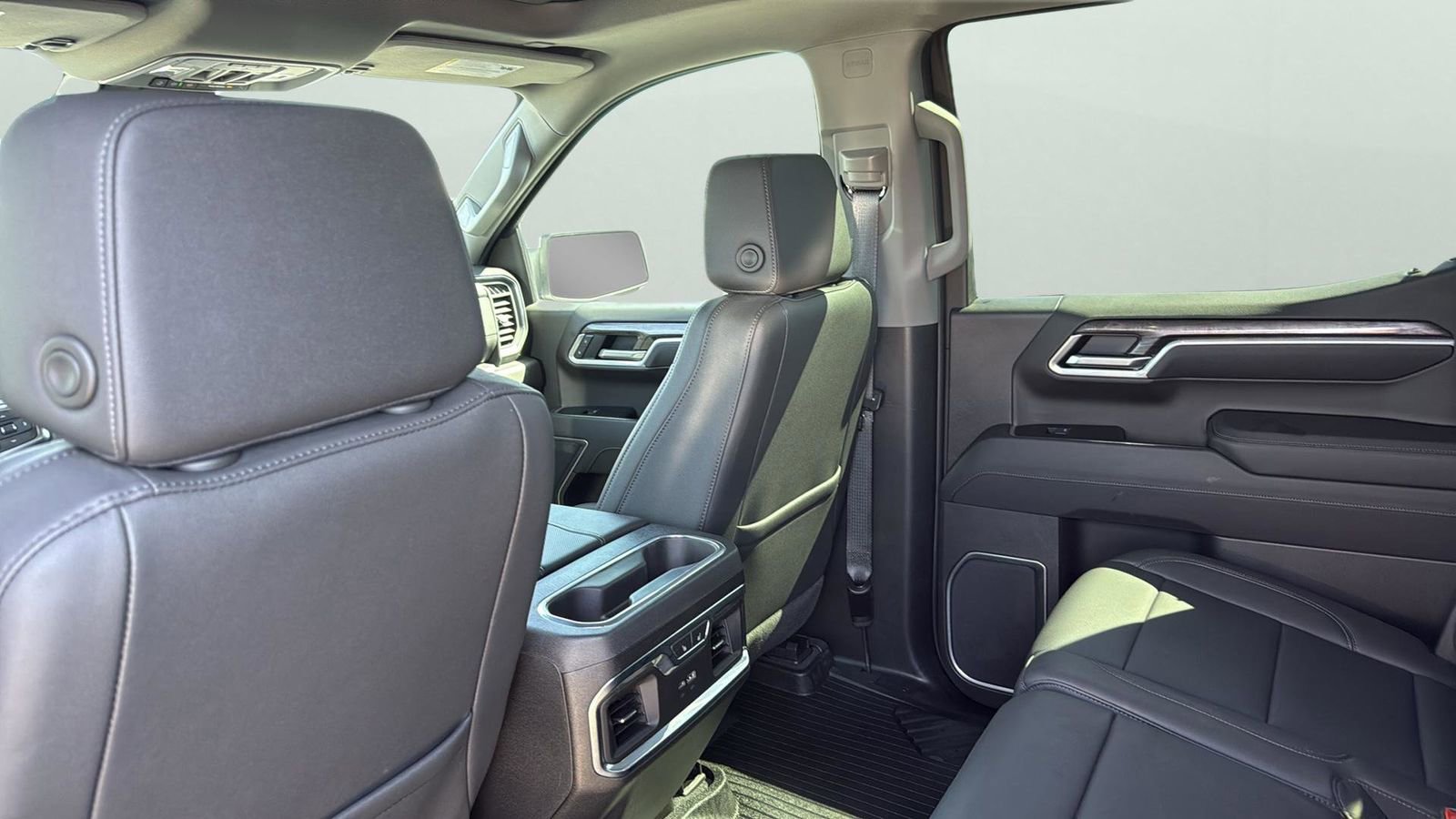 Used 2025 Chevrolet Silverado 1500 LTZ image 29