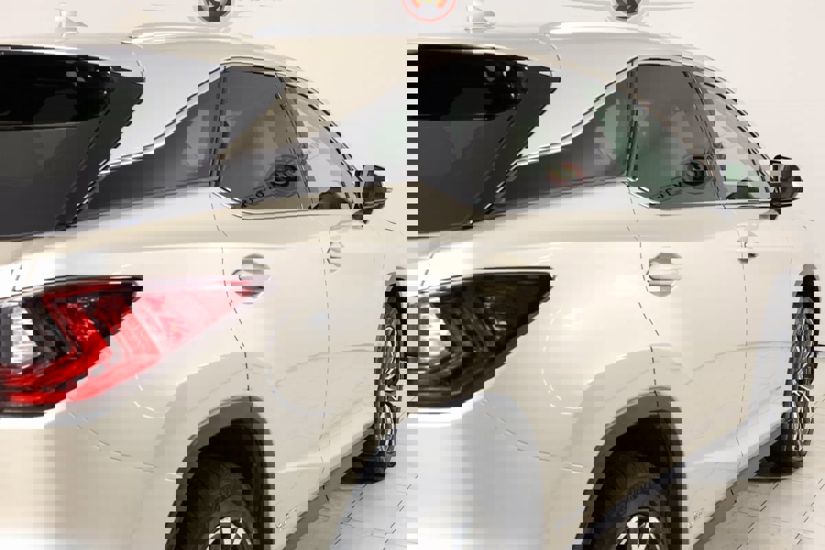 Used 2019 Lexus RX 450h AWD image 45