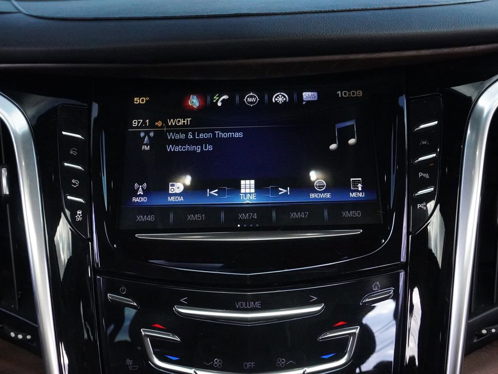 Used 2020 Cadillac Escalade Luxury w/ Escalade Sport Edition AWD/4WD image 54