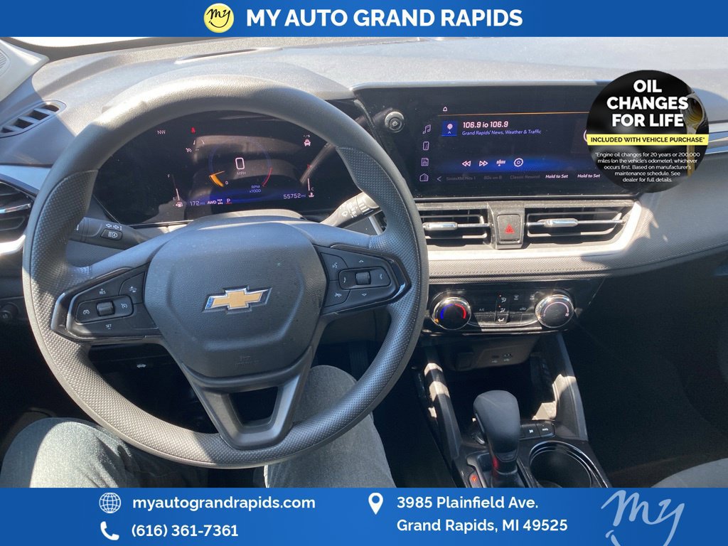 Used 2024 Chevrolet TrailBlazer LT AWD/4WD image 21