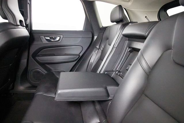 Certified 2025 Volvo XC60 B5 Core image 26