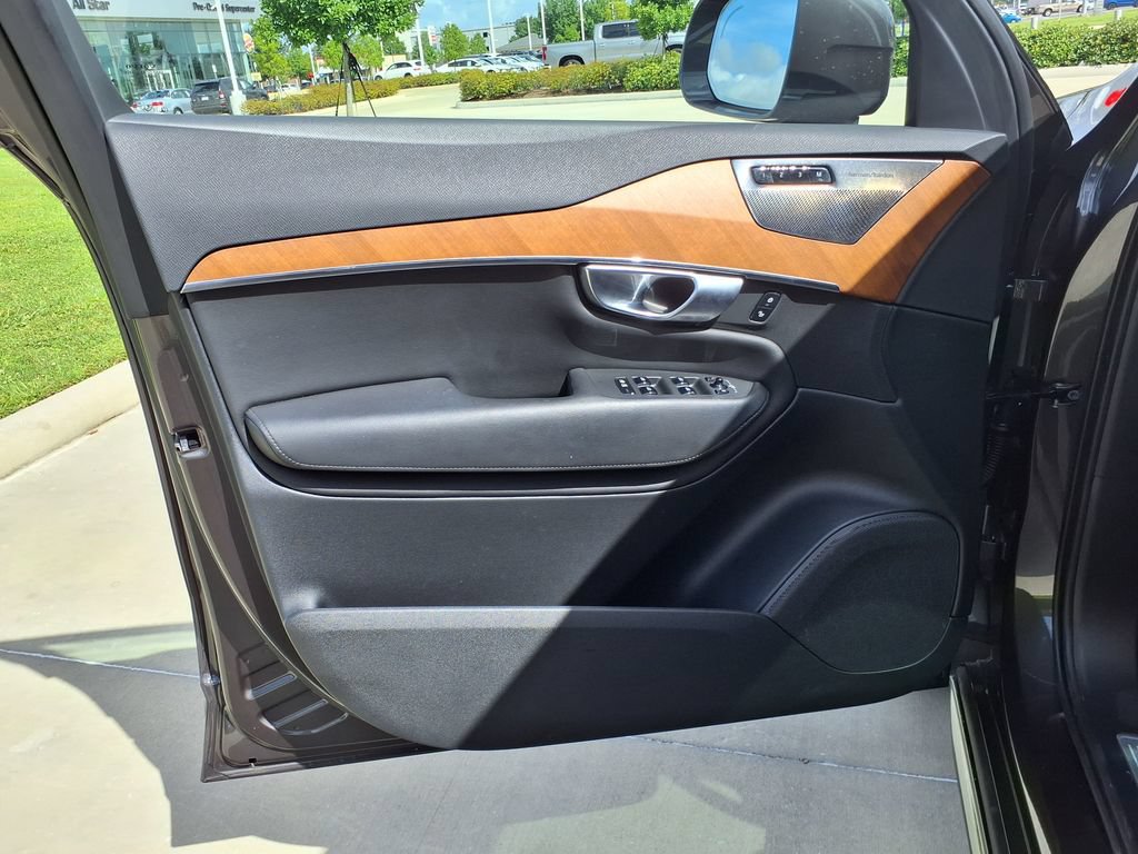 Certified 2023 Volvo XC90 B6 Plus AWD/4WD image 11