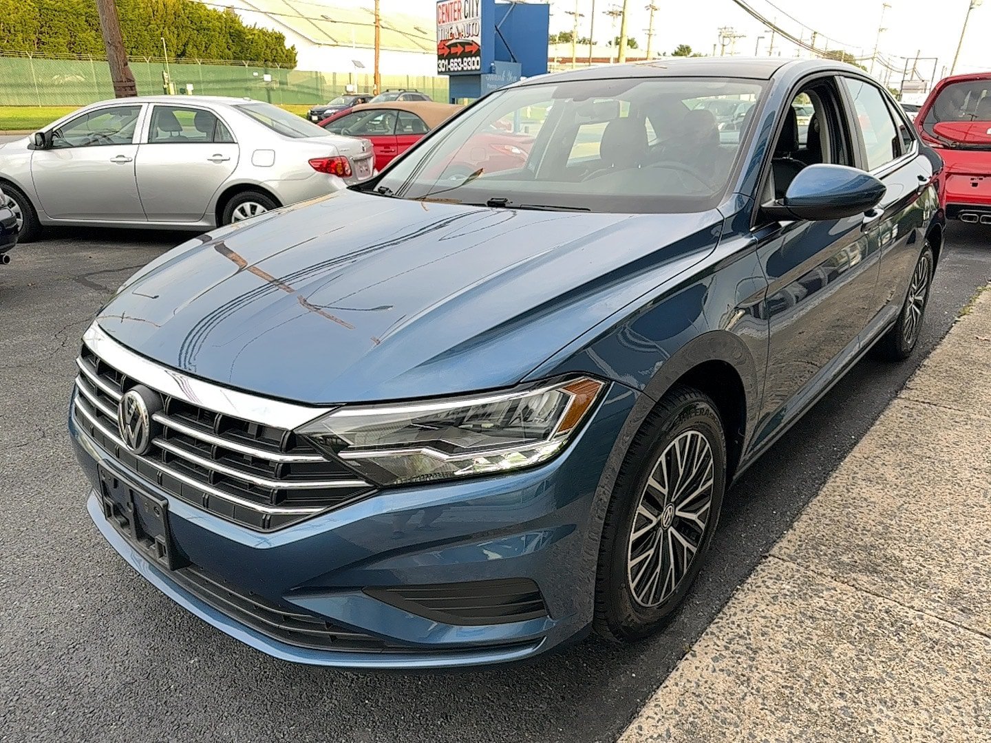 Used 2021 Volkswagen Jetta SE w/ SE Cold Weather Package FWD image 5