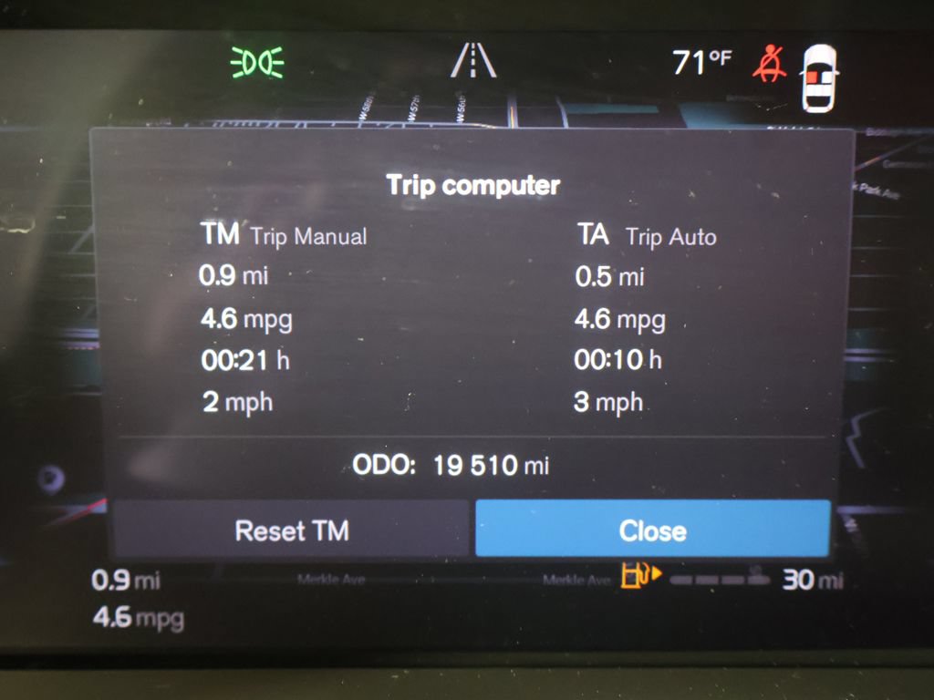 Used 2023 Volvo XC60 B5 Plus w/ Protection Package Premier AWD/4WD image 40