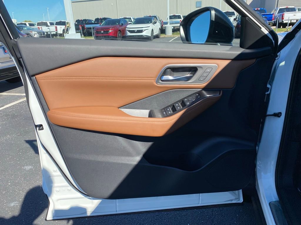 New 2026 Nissan Rogue Platinum w/ Platinum Premium Package image 12