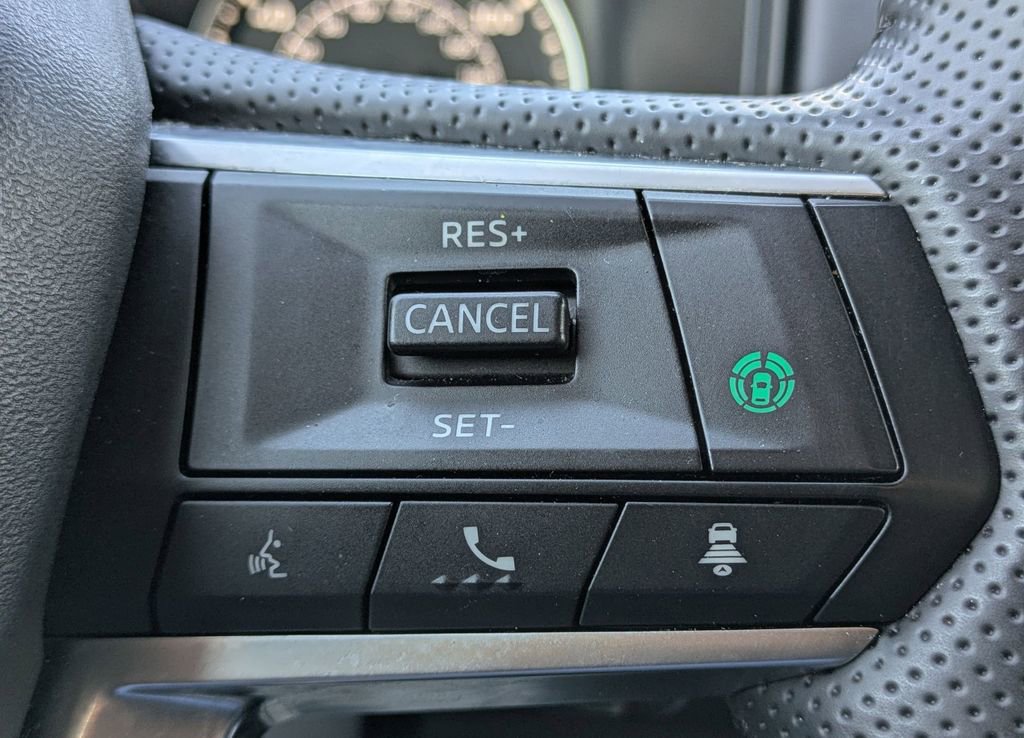 Used 2025 Mitsubishi Outlander SE image 16