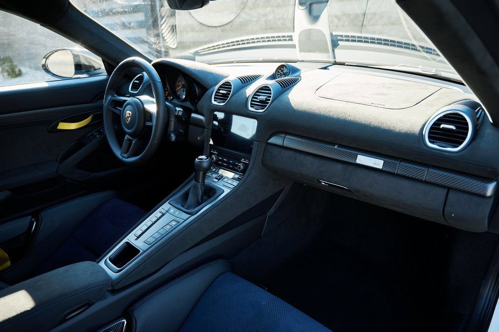 Used 2025 Porsche 718 Cayman GT4 RS w/ Weissach Package image 34