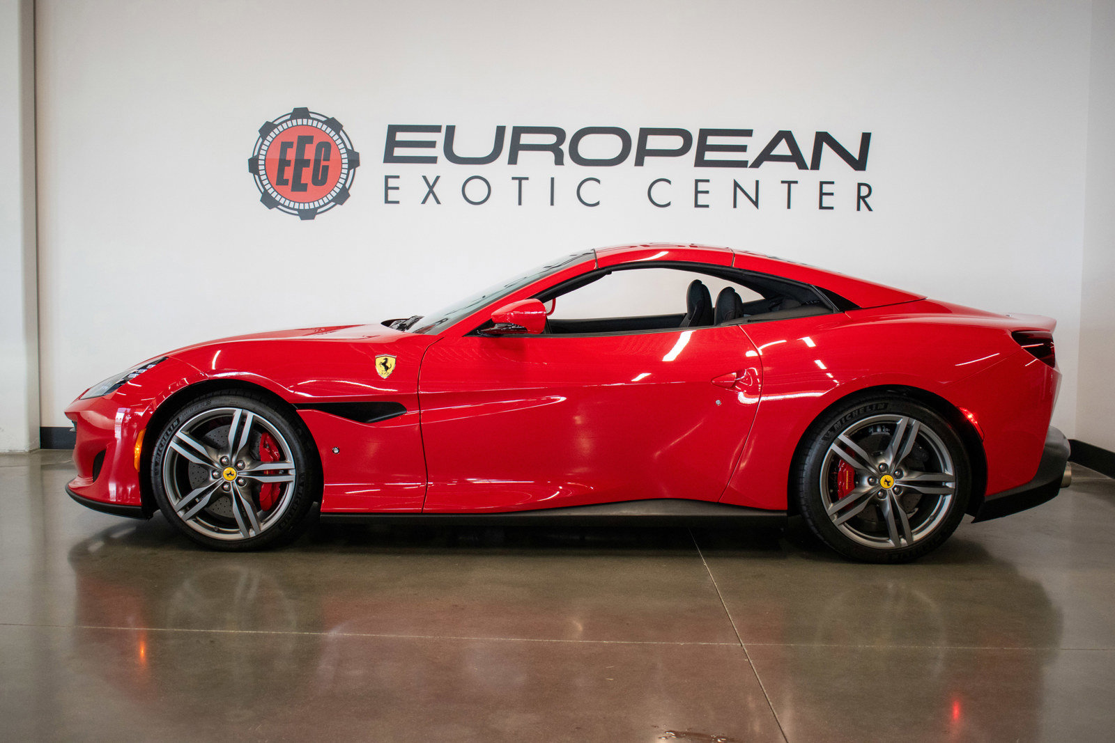 Used 2020 Ferrari Portofino RWD image 23