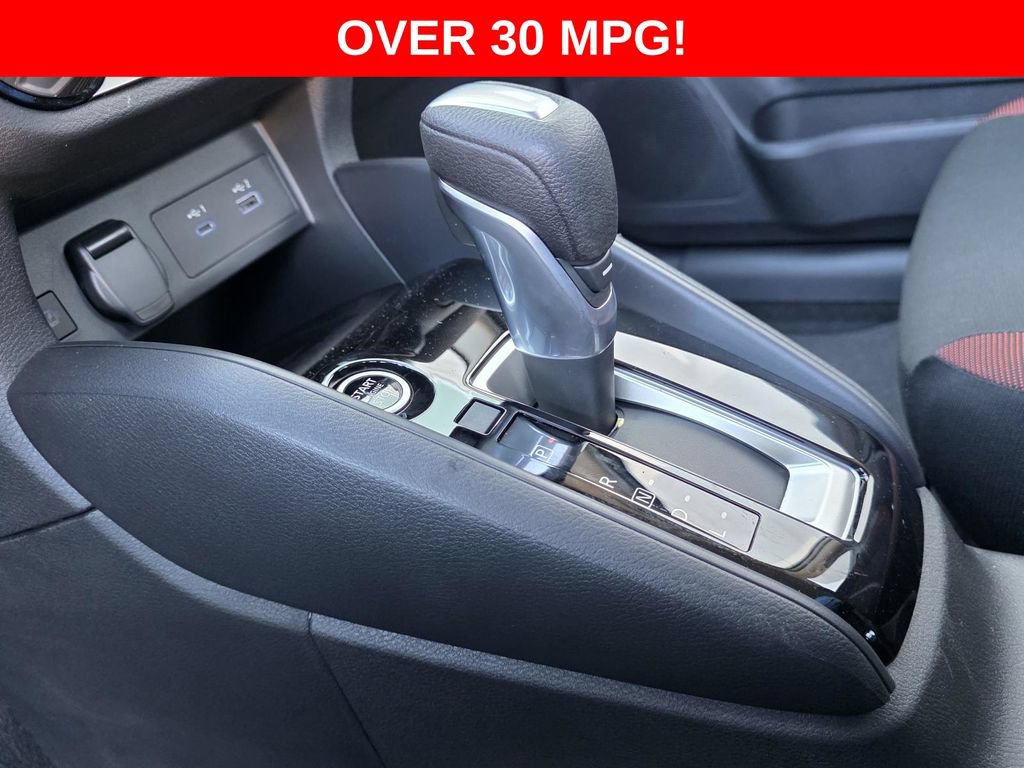 New 2025 Nissan Versa SR w/ Trunk Package FWD image 18