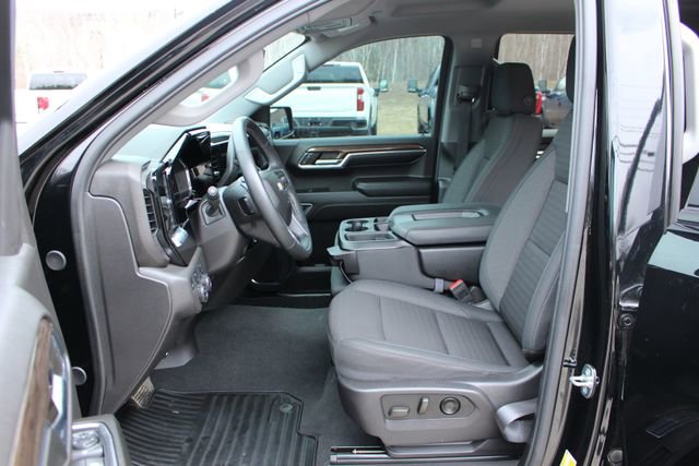 Used 2024 Chevrolet Silverado 1500 LT image 9
