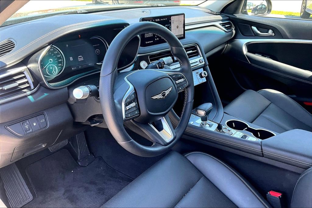Used 2025 Genesis G70 2.5T image 14