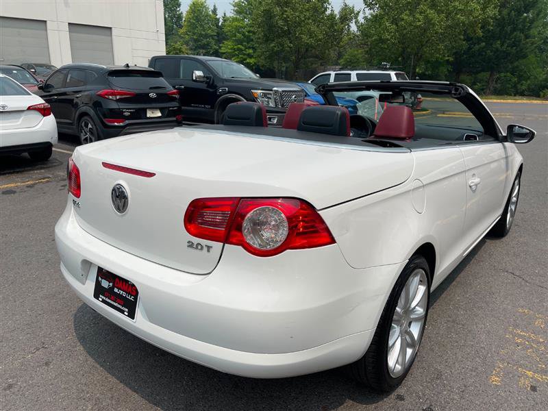 Used 2011 Volkswagen Eos Lux FWD image 11