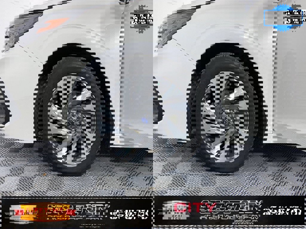 Used 2025 Subaru Legacy Limited w/ Popular Package #3 image 9