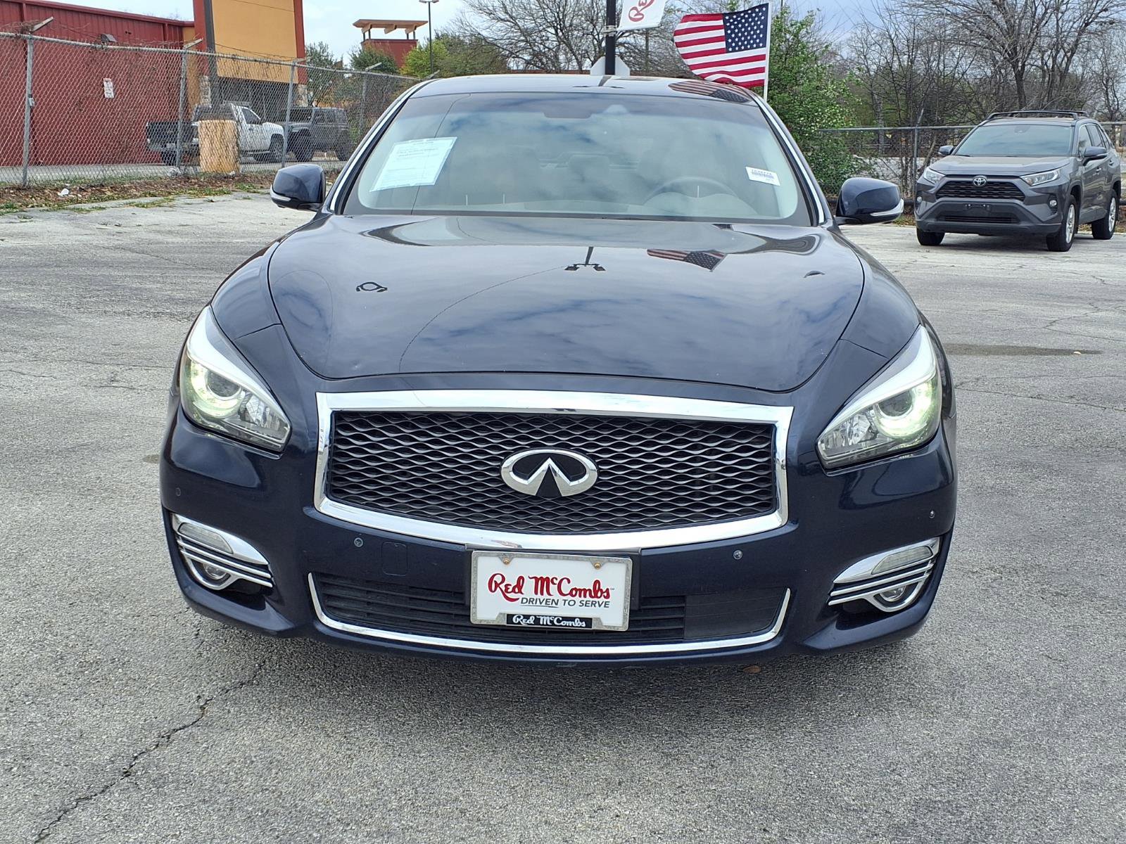 Used 2016 INFINITI Q70 L 3.7 w/ Technology Package image 2