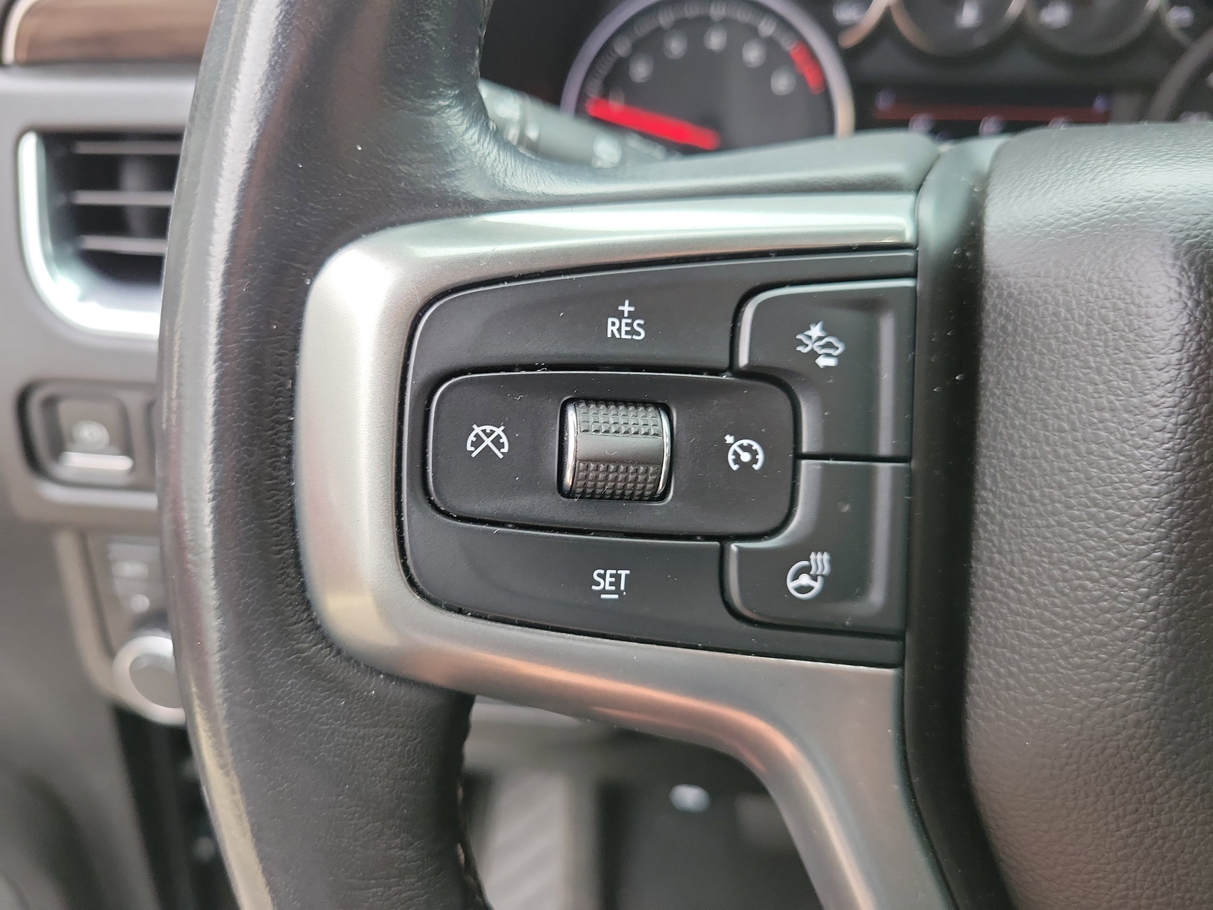 Used 2021 Chevrolet Tahoe Z71 w/ Z71 Signature Package AWD/4WD image 21
