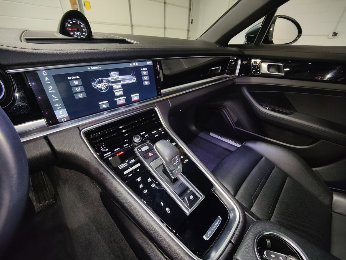 Used 2018 Porsche Panamera 4S image 36
