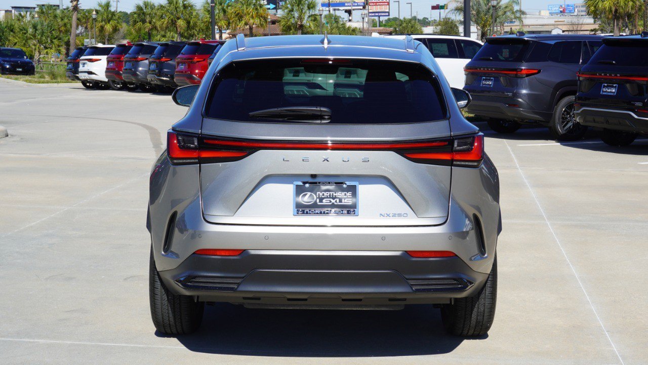 Used 2025 Lexus NX 250 FWD w/ Towing Package (2000 Lbs) image 7