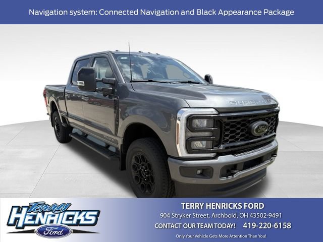 New 2026 Ford F250 Lariat w/ Black Appearance Package