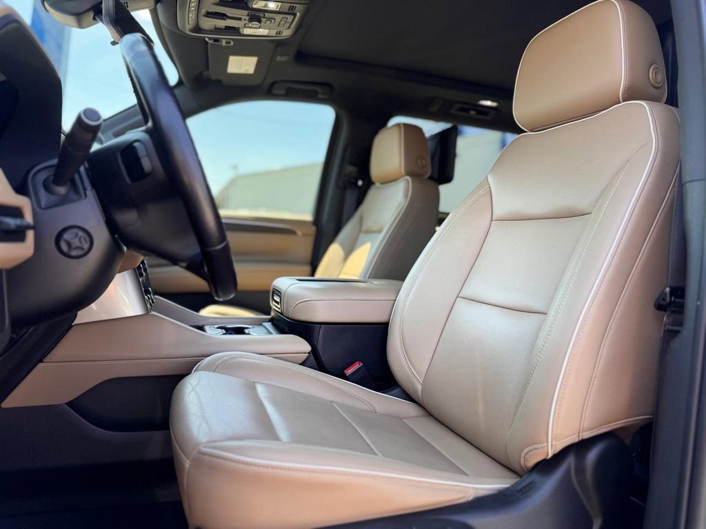 Used 2021 Chevrolet Suburban Premier image 19