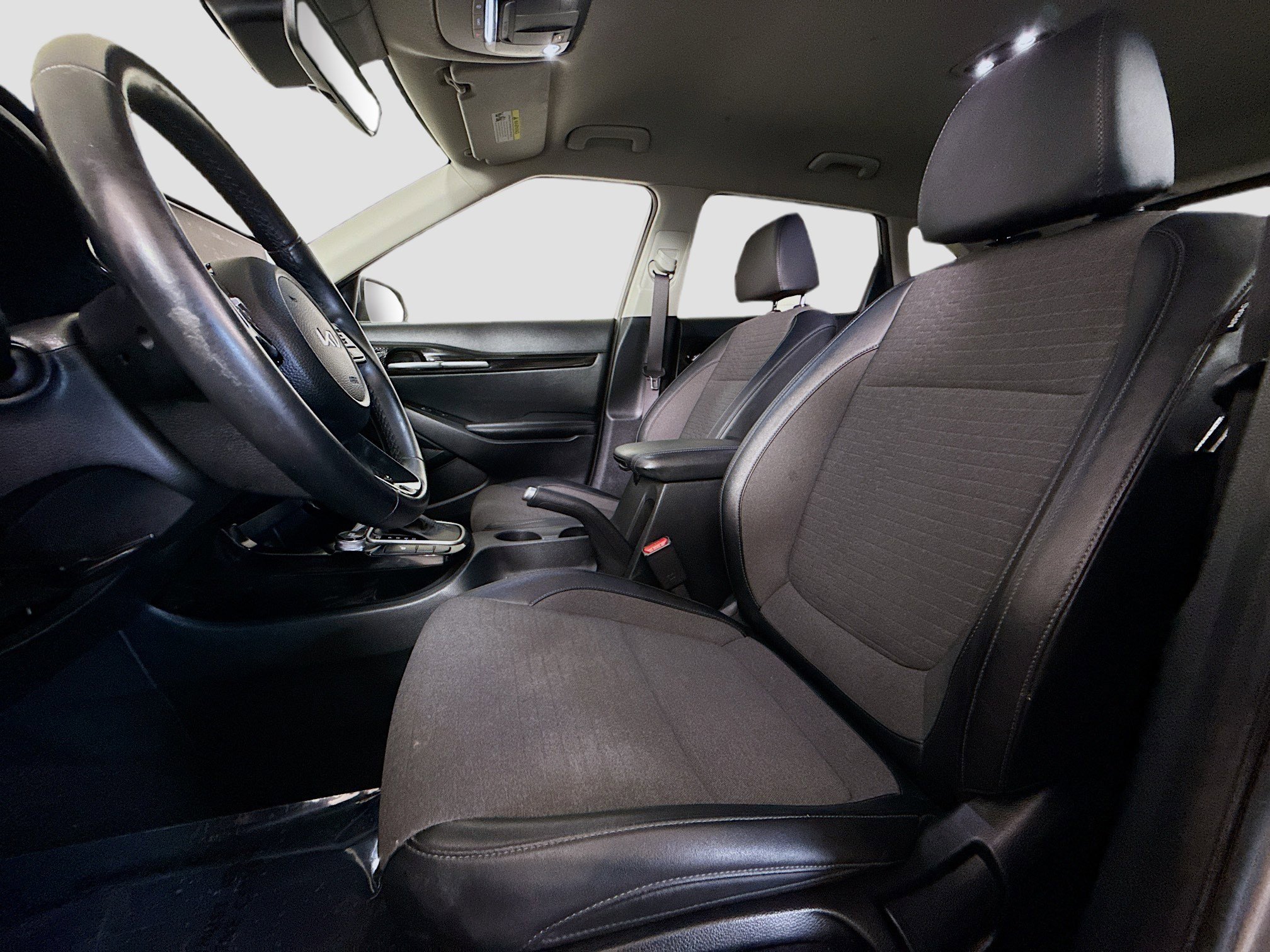 Used 2022 Kia Seltos Nightfall Edition image 22