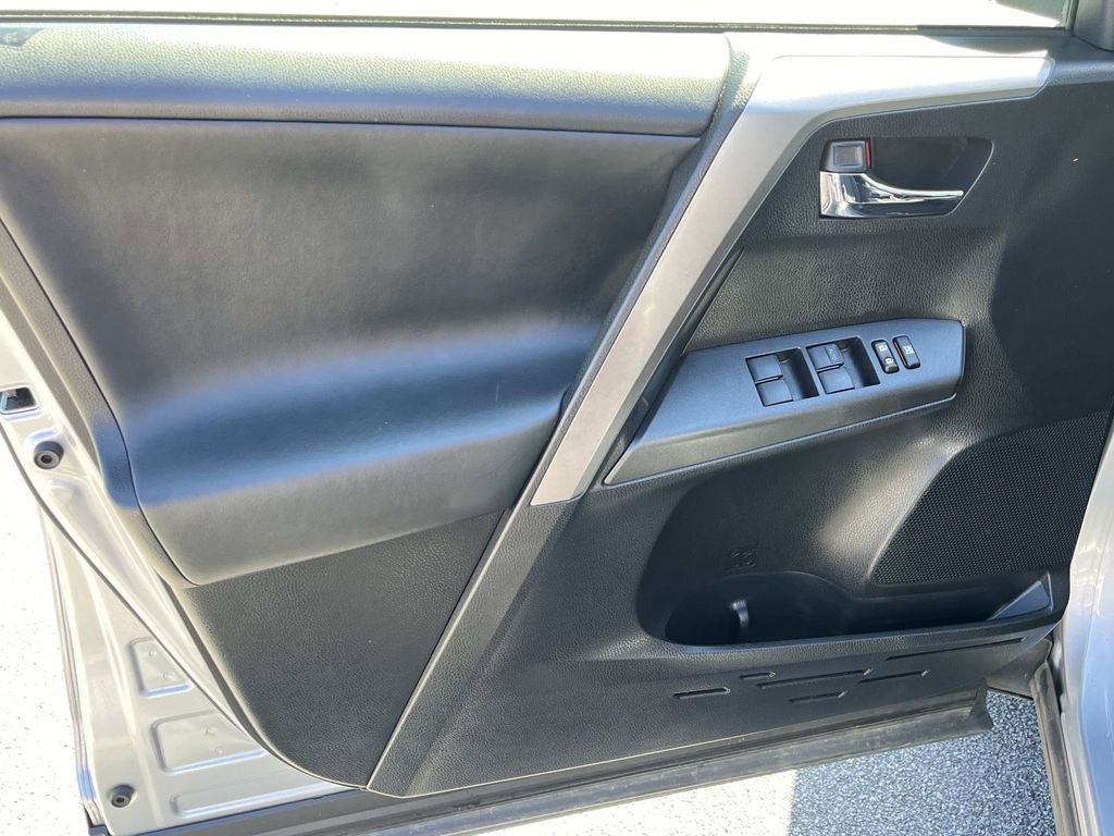Used 2017 Toyota RAV4 XLE image 25