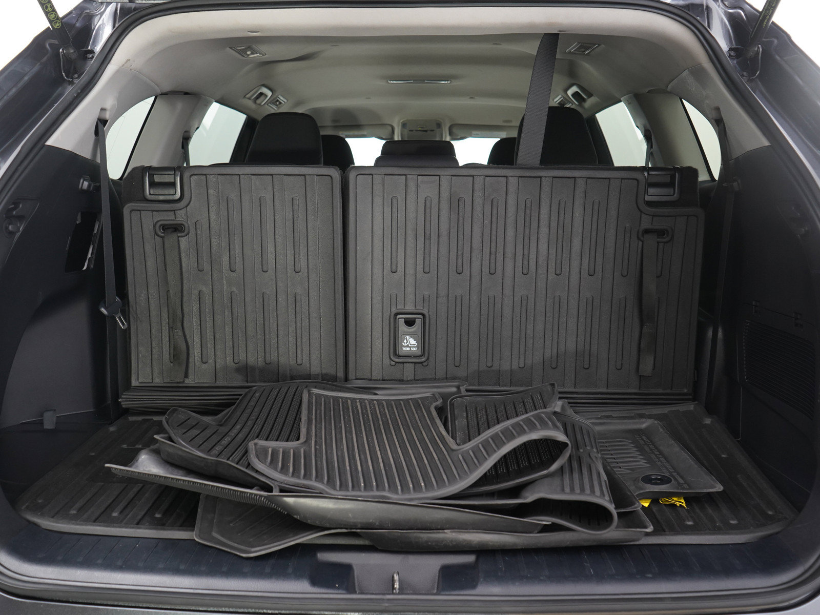 Used 2023 Toyota Highlander L AWD/4WD image 9
