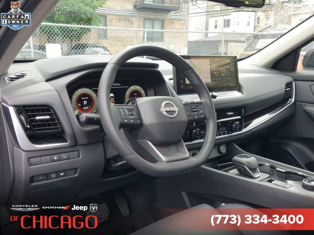 Used 2025 Nissan Rogue SL w/ Tech Package AWD/4WD image 16
