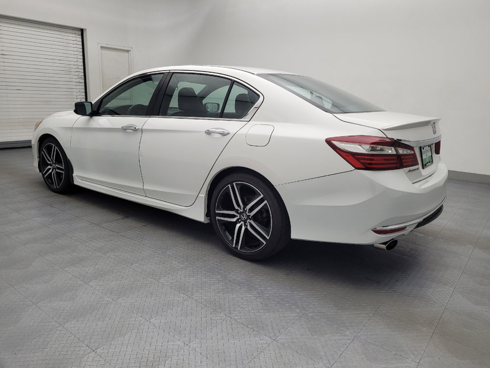 Used 2017 Honda Accord Sport image 3