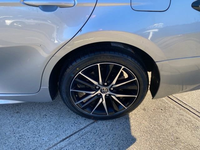 Used 2022 Toyota Camry SE image 6