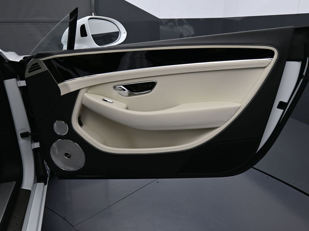 Used 2024 Bentley Continental GT AWD/4WD image 25