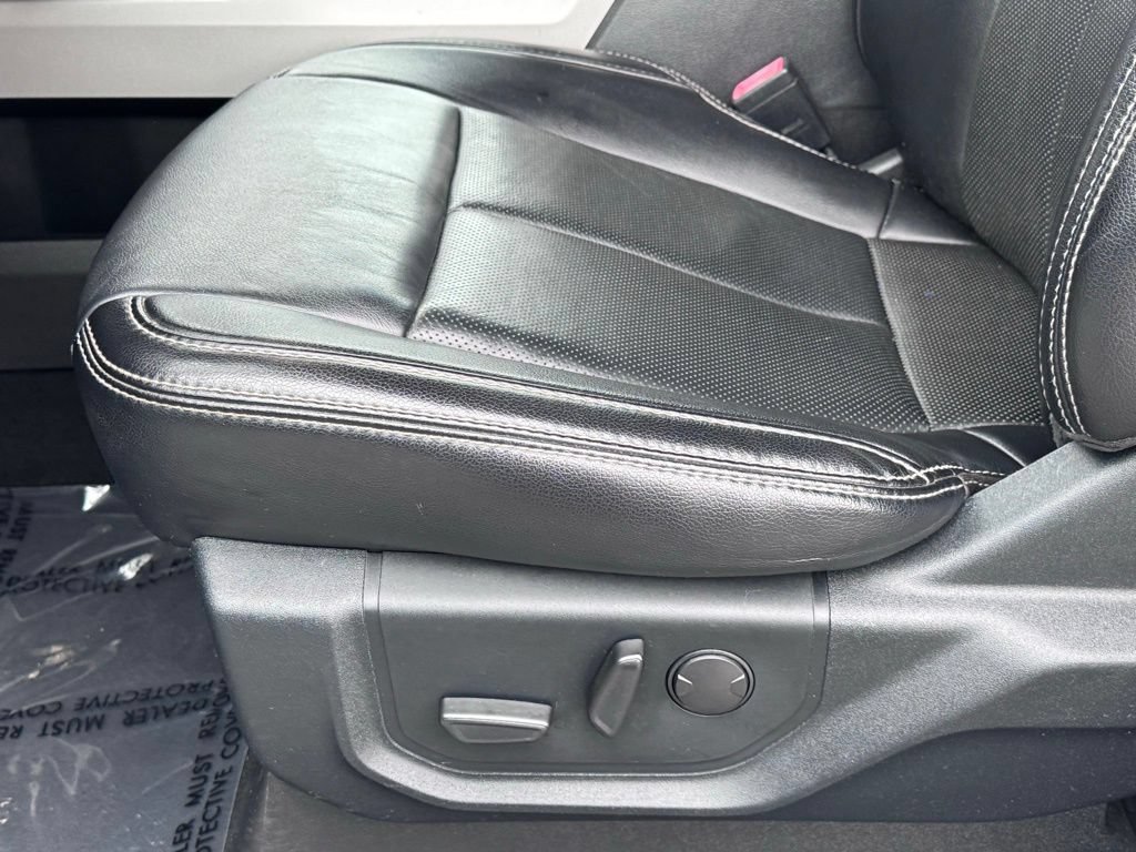 Used 2021 Ford F250 Lariat w/ Lariat Value Package AWD/4WD image 11