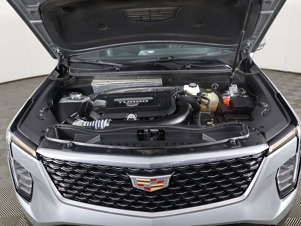Used 2024 Cadillac XT4 Premium Luxury image 17