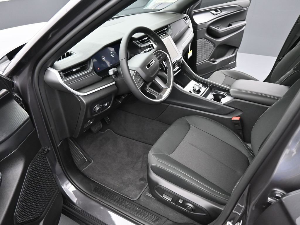 New 2025 Jeep Grand Cherokee L Laredo w/ Luxury Tech Group I image 9