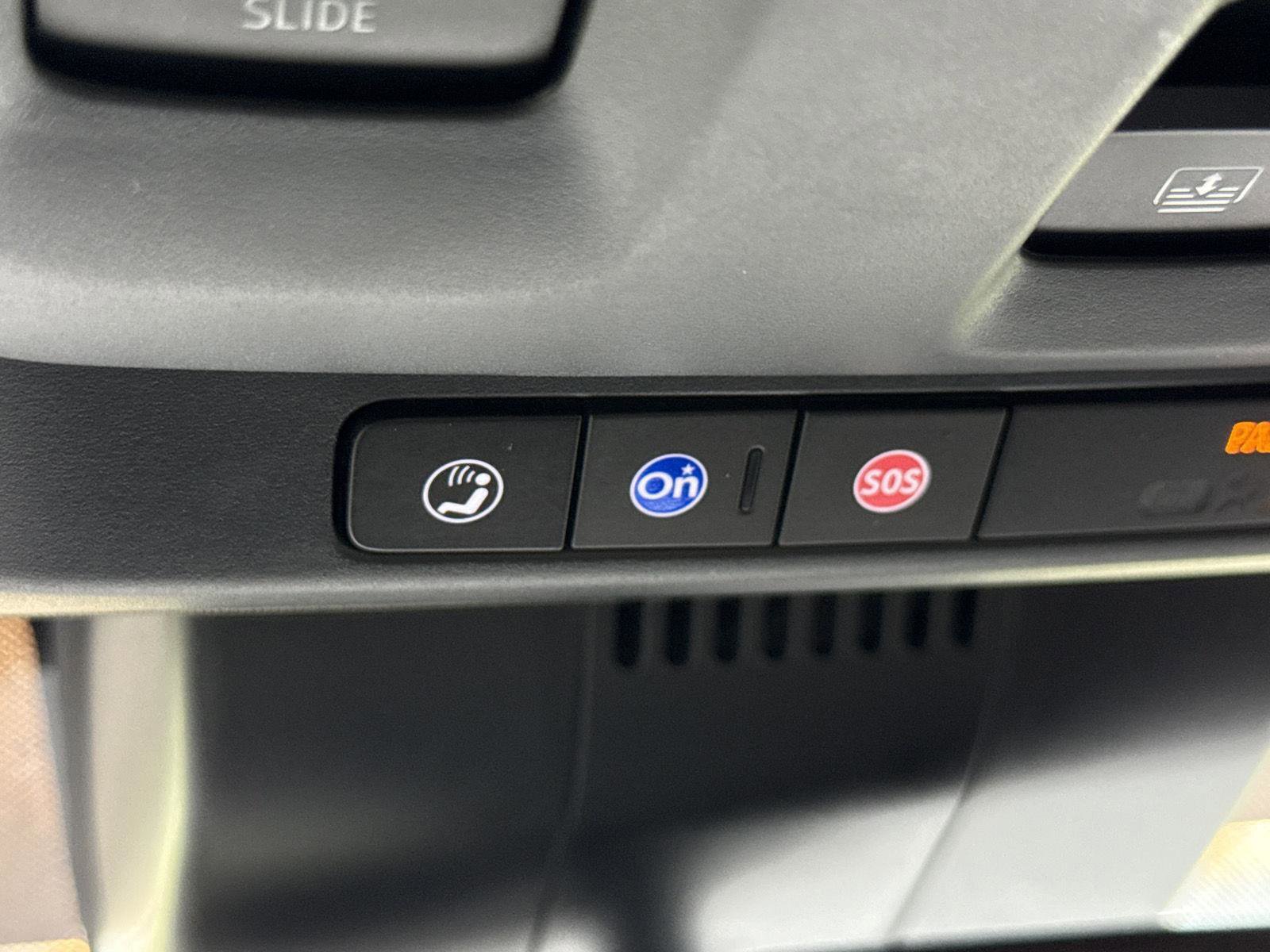 Used 2023 GMC Yukon XL AT4 w/ Technology Package image 22