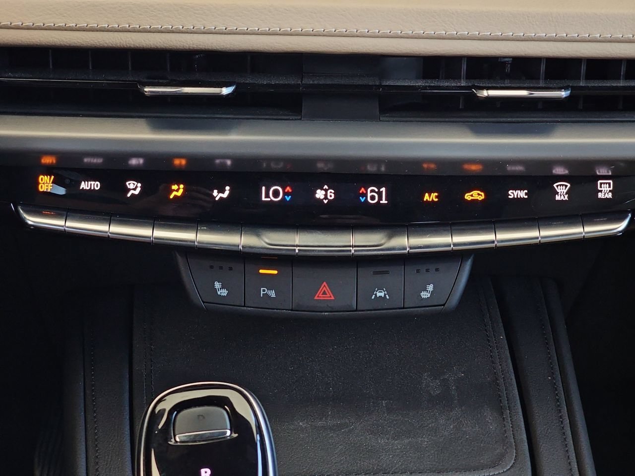 Certified 2024 Cadillac XT4 Premium Luxury w/ Cold Weather Package FWD image 21