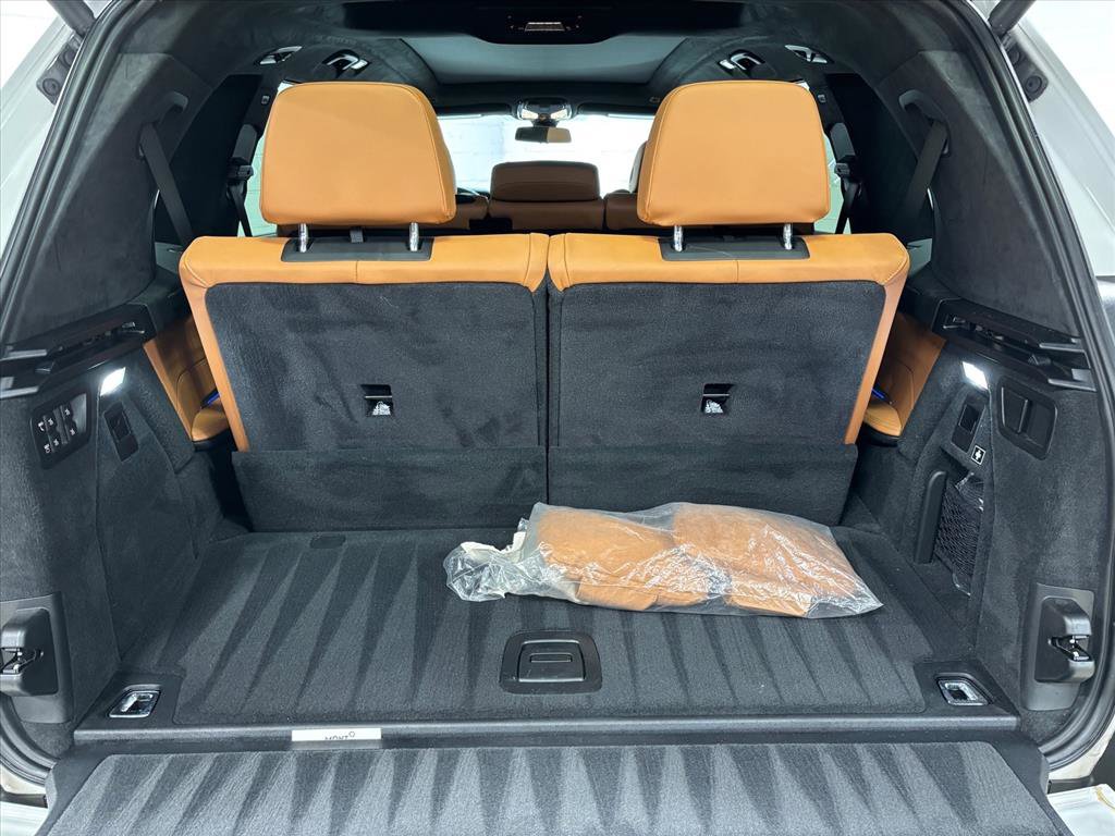 Used 2021 BMW X7 xDrive40i w/ M Sport Package image 44