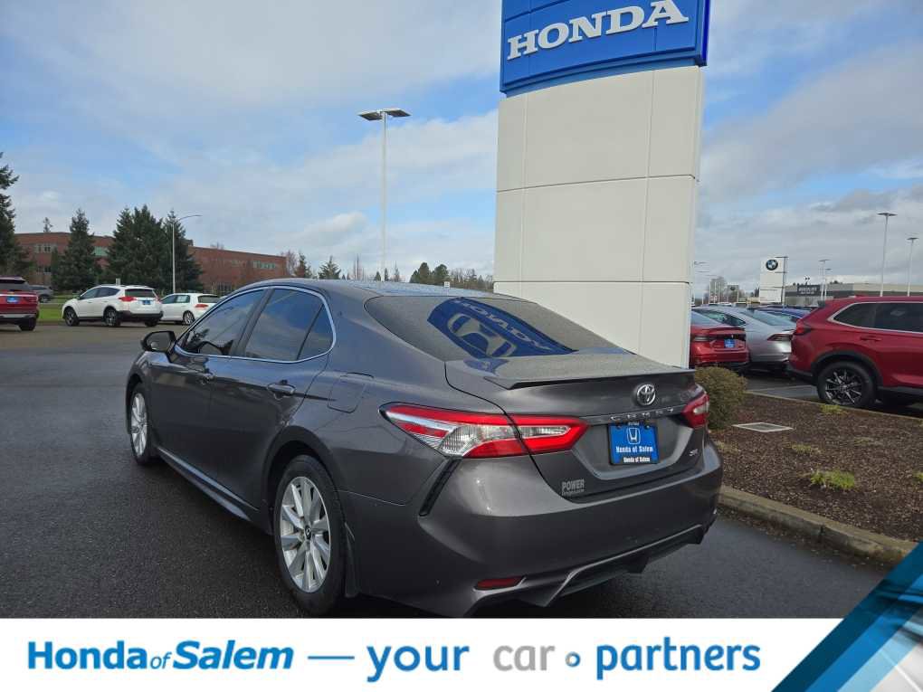 Used 2020 Toyota Camry SE image 4