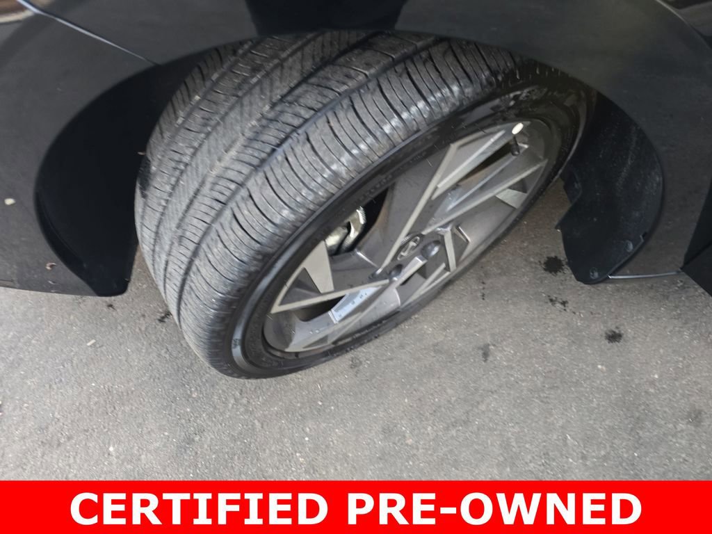 Certified 2025 Hyundai Elantra Limited image 33