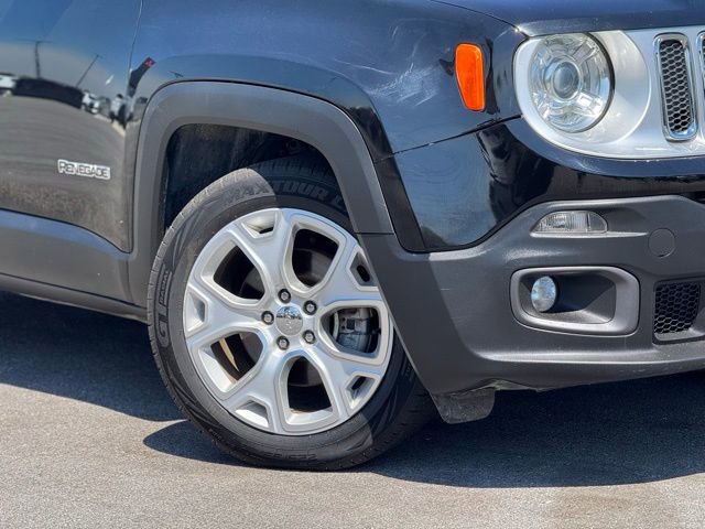 Used 2017 Jeep Renegade Limited image 2