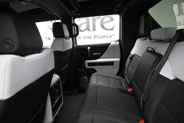 Used 2024 GMC Hummer EV 2X w/ LPO, Illumination Package AWD/4WD image 24