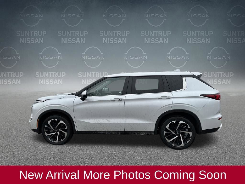 Used 2024 Mitsubishi Outlander SE video 2