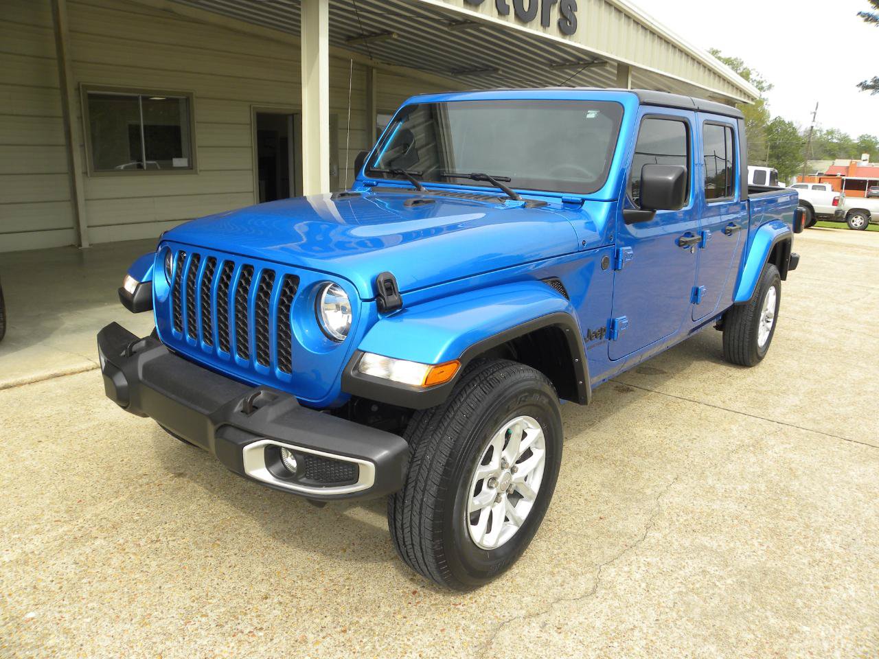 Used 2023 Jeep Gladiator Sport AWD/4WD image 5
