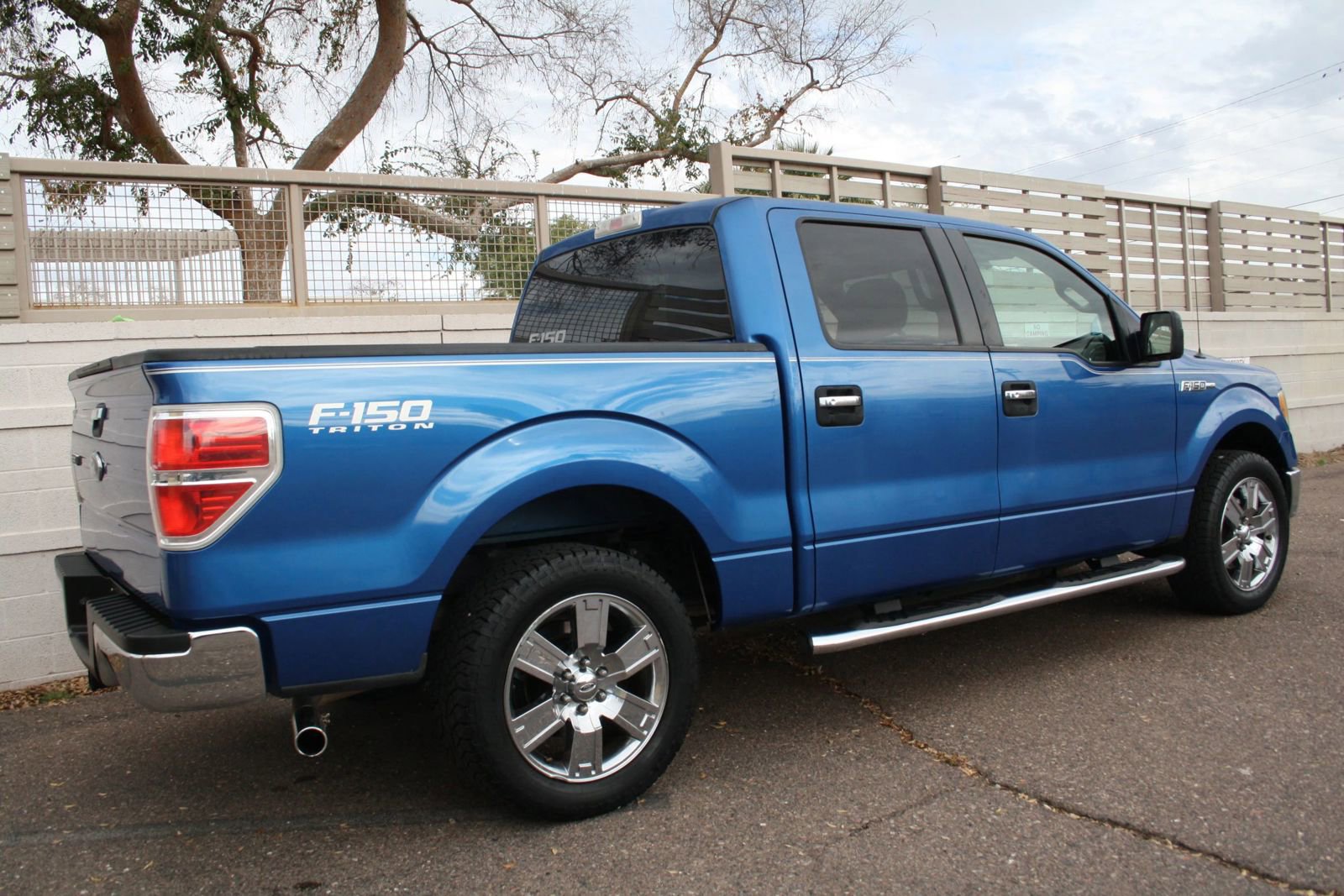 Used 2010 Ford F150 XLT image 4