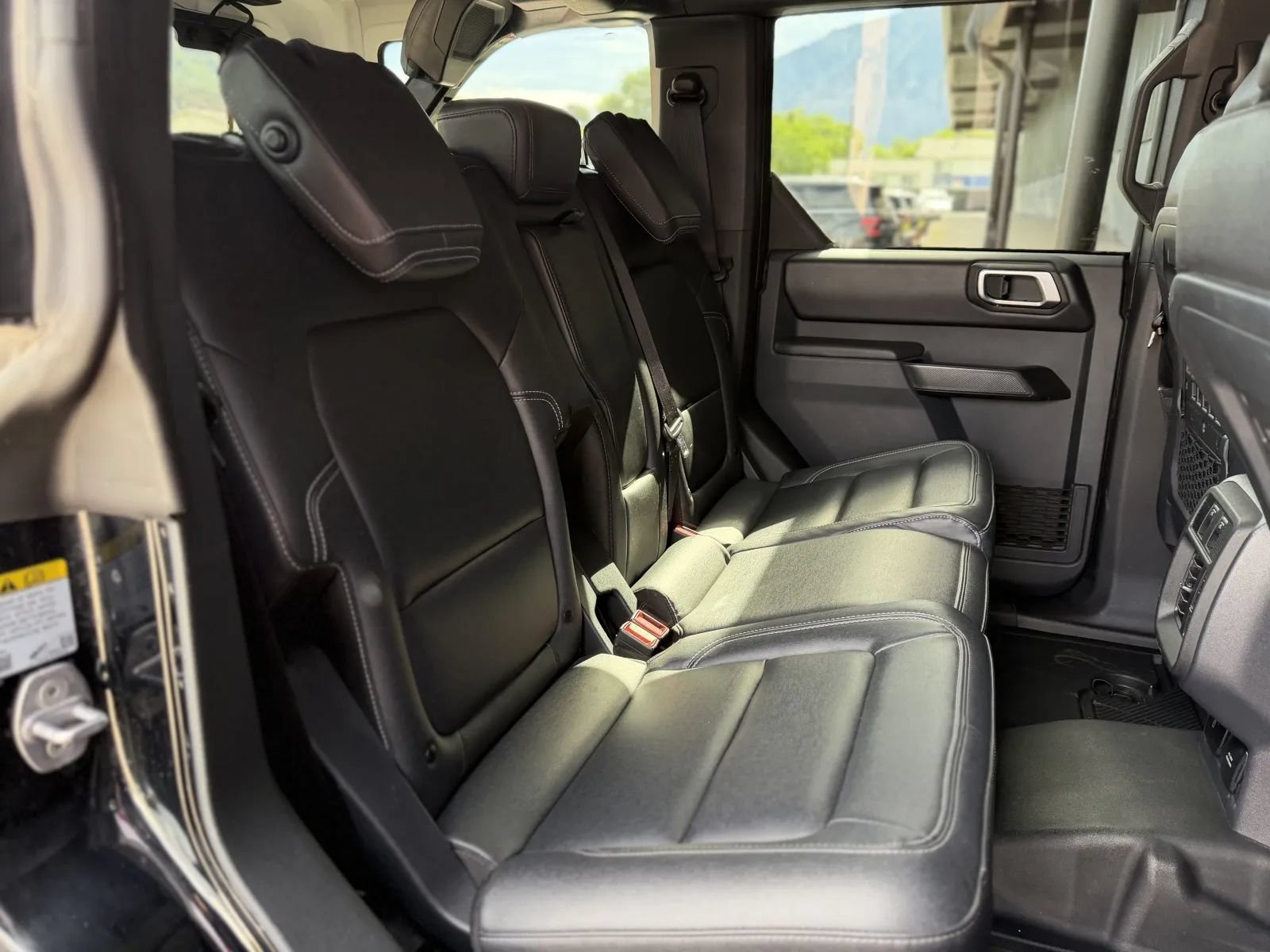 Used 2025 Ford Bronco Badlands AWD/4WD image 19