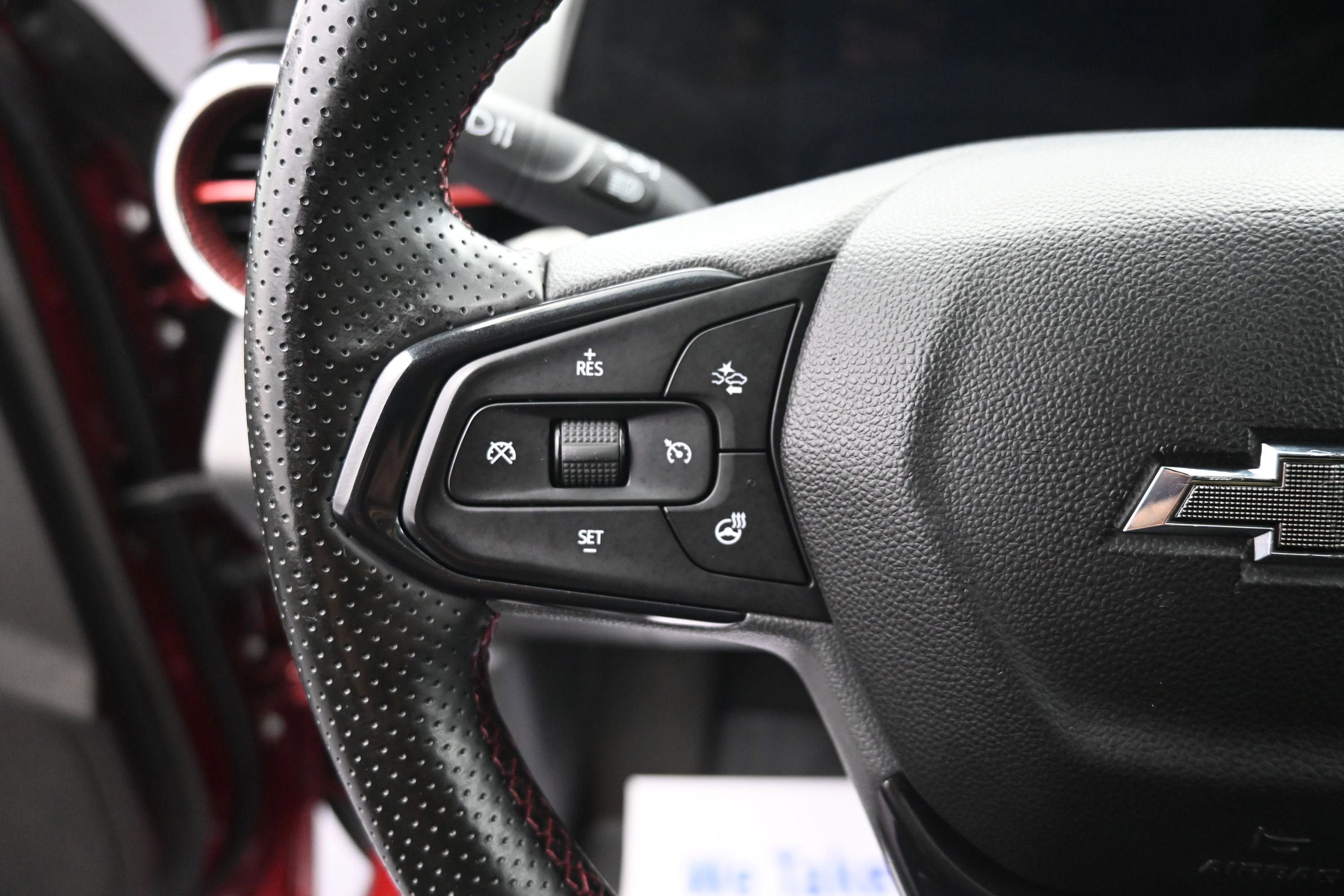 Used 2024 Chevrolet Trax RS w/ Sunroof Package FWD image 12