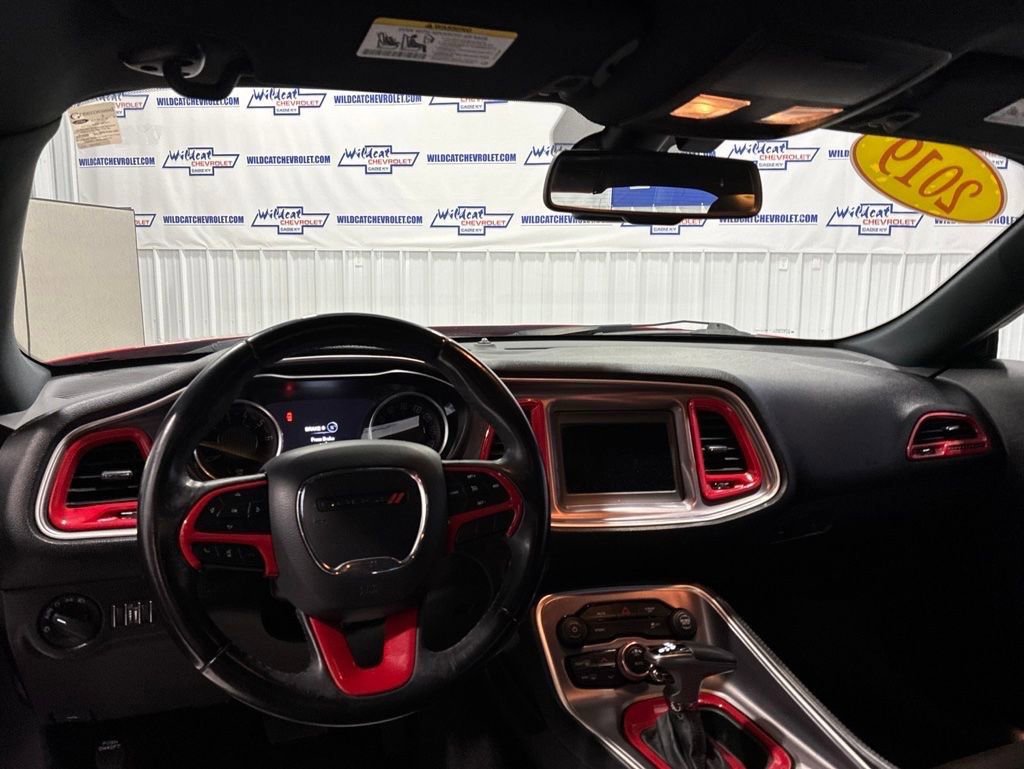 Used 2019 Dodge Challenger SXT RWD image 2