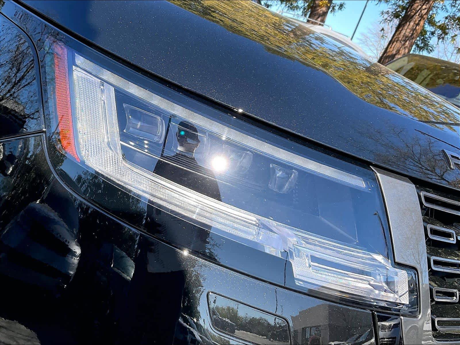 Used 2025 Land Rover Range Rover Long Wheelbase SE AWD/4WD image 31