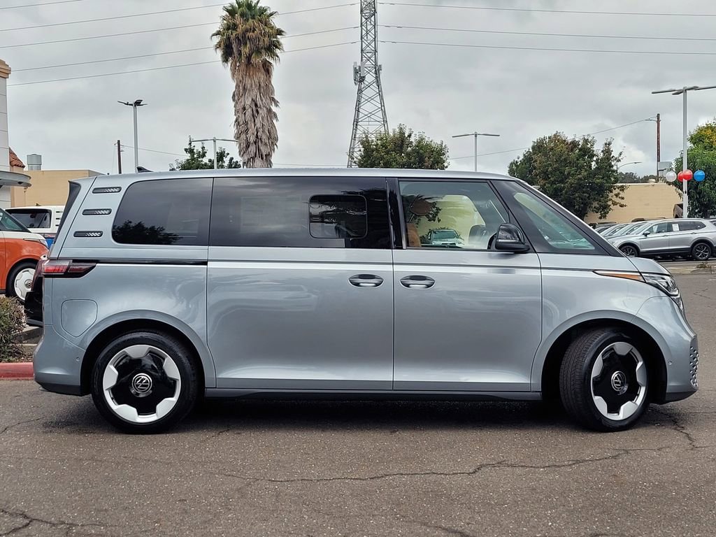 New 2025 Volkswagen ID. Buzz Pro S RWD image 3