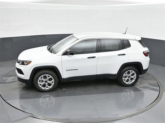 Used 2025 Jeep Compass Sport image 33