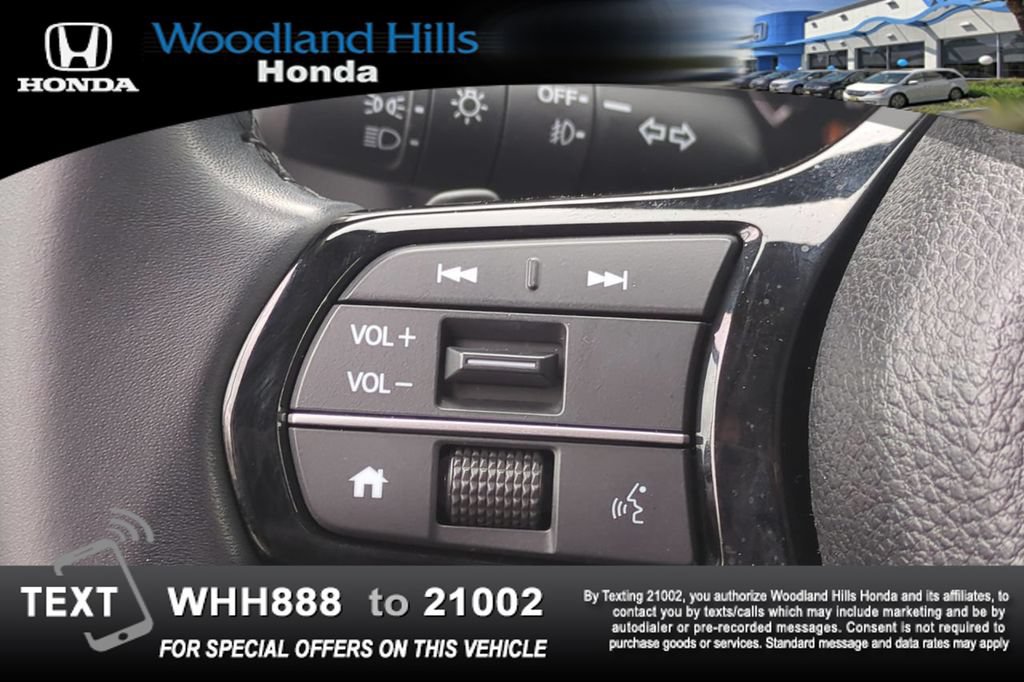 Used 2025 Honda Pilot Touring image 11